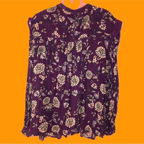 Cute floral blouse with lace details - Picture 4 of 4